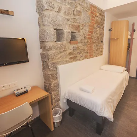 Kalliste فندق 3*