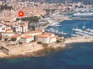 Kalliste 3* أجاكسيو